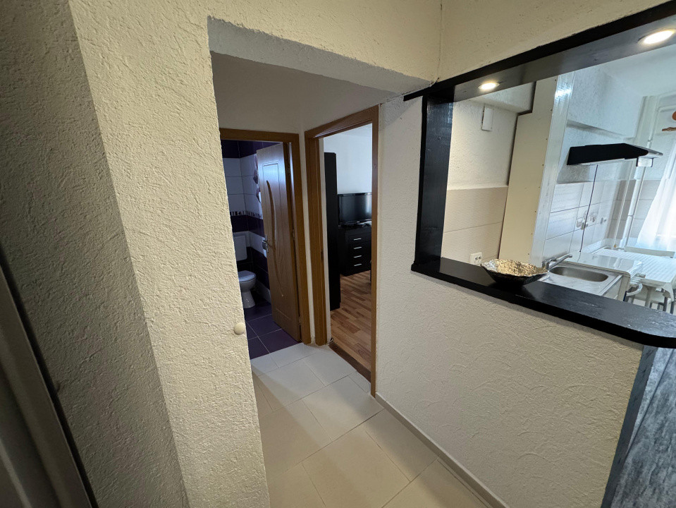 Apartament 2 camere, etaj intermediar, zona Cetate