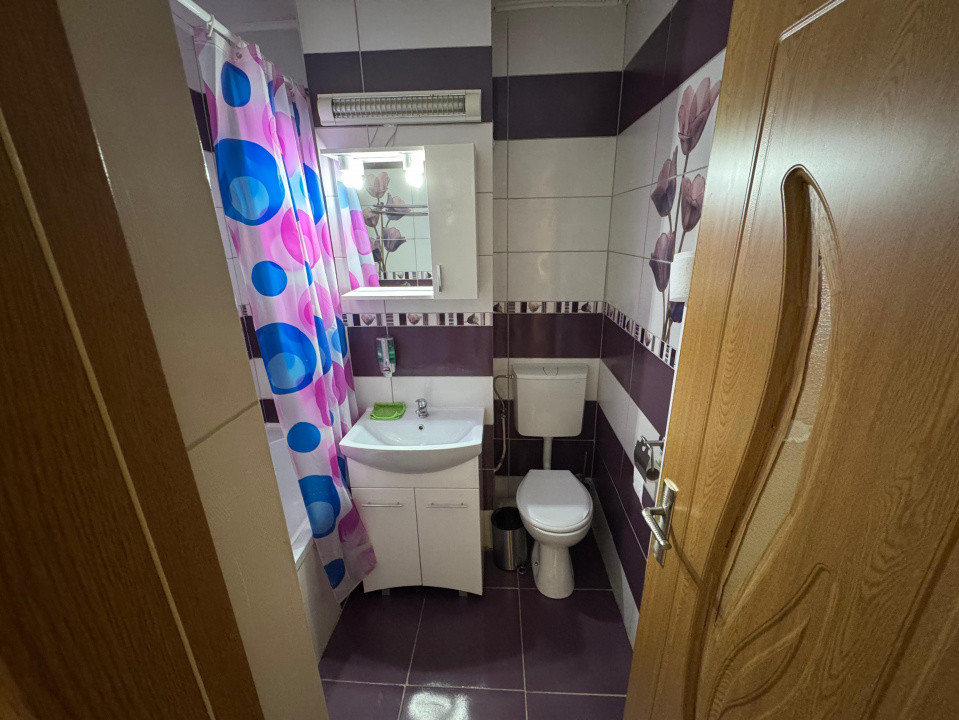 Apartament 2 camere, etaj intermediar, zona Cetate