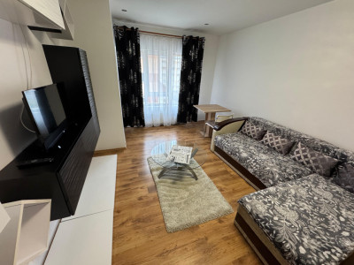 Apartament 2 camere, etaj intermediar, zona Cetate