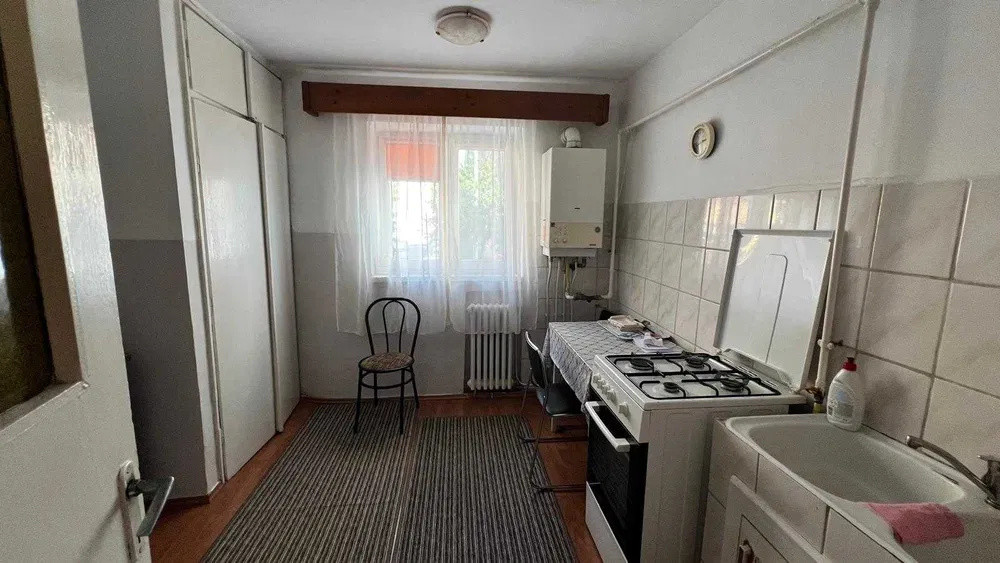 Apartament 2 camere, zona Cetate