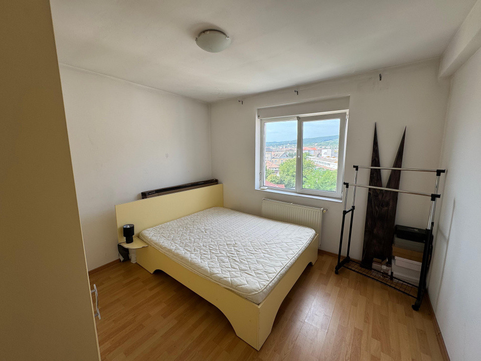 Apartament 3 camere , zona Cetate, bloc Nou