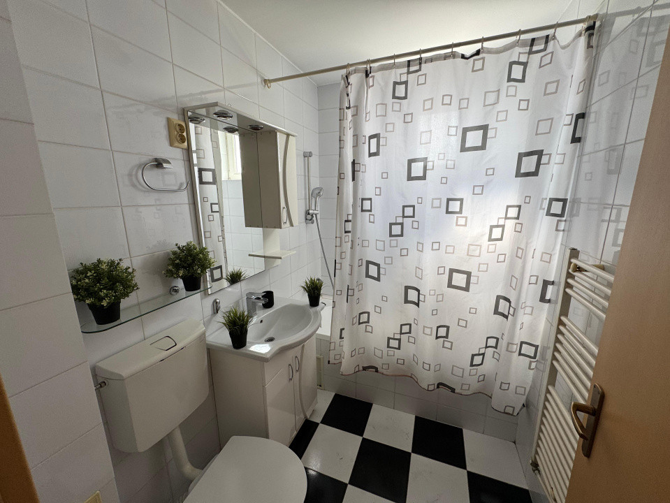 Apartament 3 camere , zona Cetate, bloc Nou