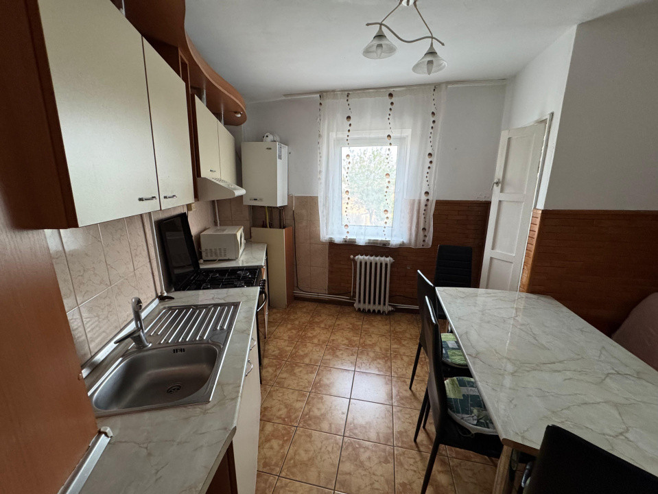 Apartament 2 camere, zona Cetate