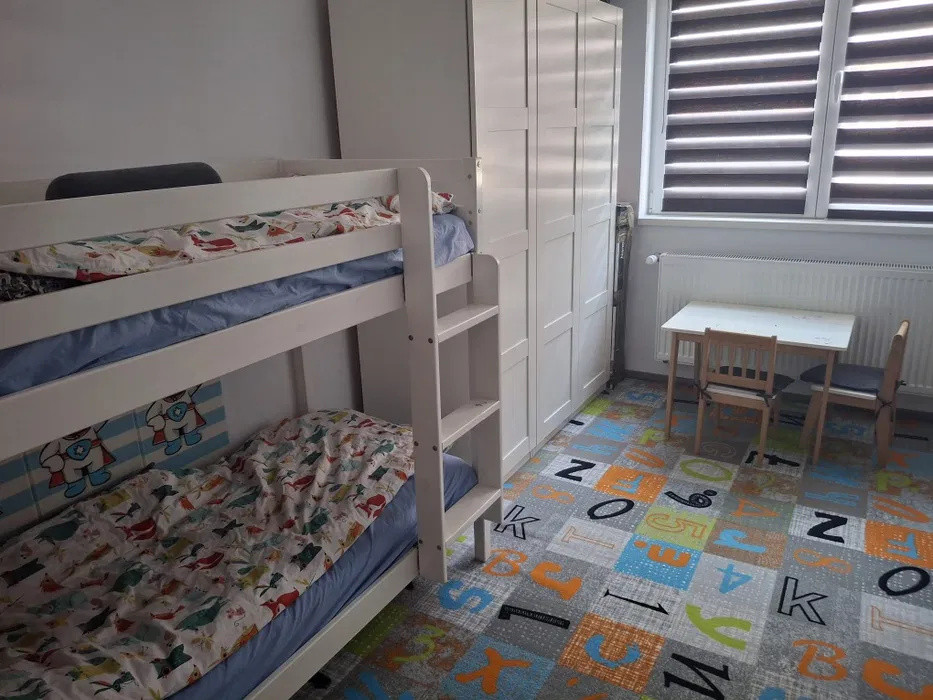 Apartament 3 camere, zona Cetate