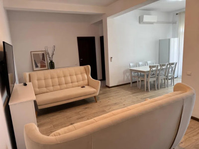 Apartament 3 camere , zona Centrala 