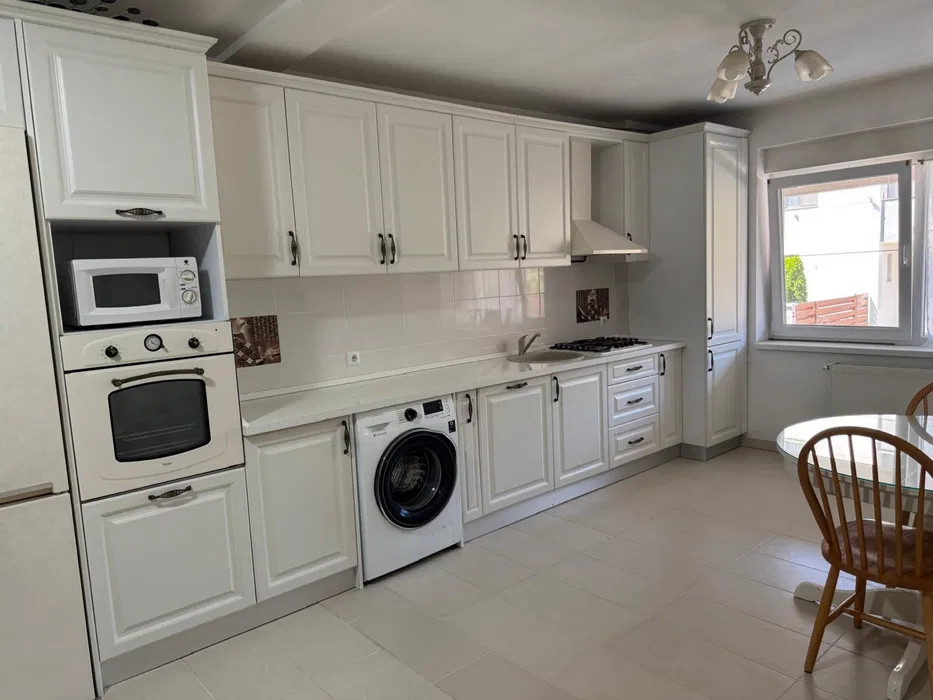 Apartament 2 camere, zona Cetate