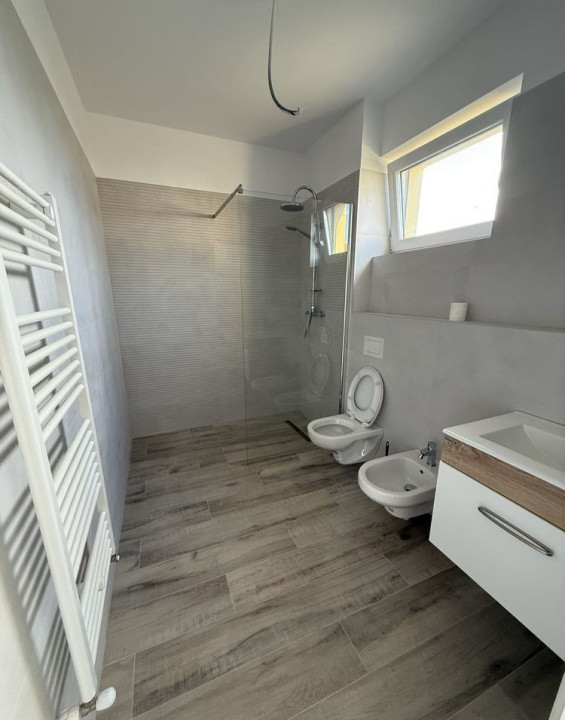 Casa de vanzare, 125mp utili, 3 dormitoare, 2 bai, dressing