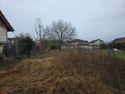Teren intravilan in supr. de 820 mp., toate utilitatile, Lidl-Cetate