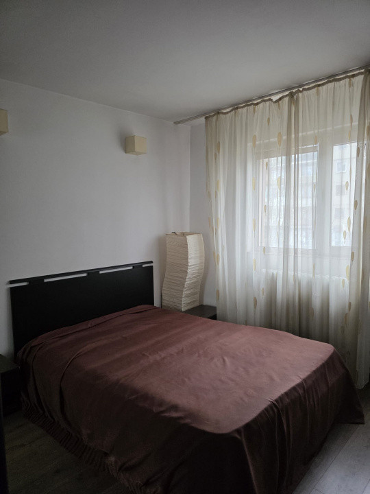 Apartament 3 camere, 70 mp, etaj 1, Cetate – zonă excelentă, complet mobilat.