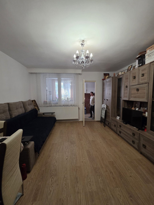 Garsonieră in supr. de 30 mp, parter, zonă centrală Alba Iulia, complet mobilată