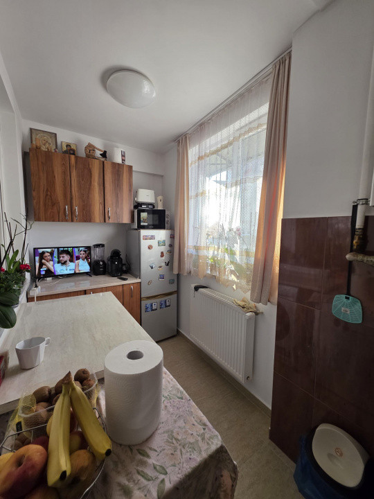 Garsonieră in supr. de 30 mp, parter, zonă centrală Alba Iulia, complet mobilată