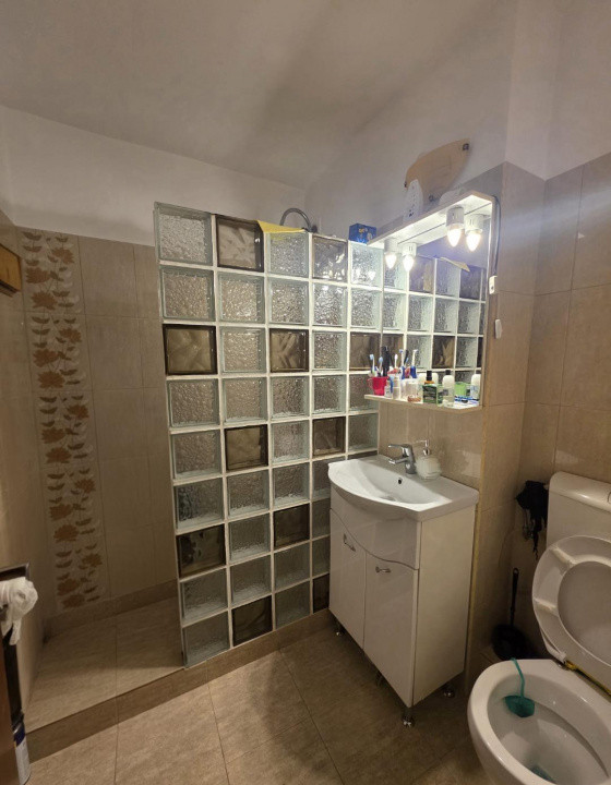 Garsonieră in supr. de 30 mp, parter, zonă centrală Alba Iulia, complet mobilată