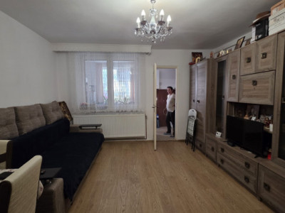 Garsonieră in supr. de 30 mp, parter, zonă centrală Alba Iulia, complet mobilată