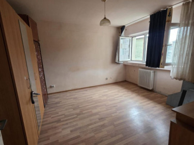 Apartament cu o camera, 30 mp., etajul 1, Cartier Cetate.