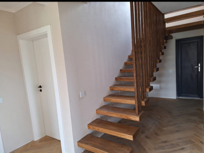 🏡 Casă modernă cu 4 dormitoare și teren 600 mp în Ighiu – la 15 min de Alba Iul