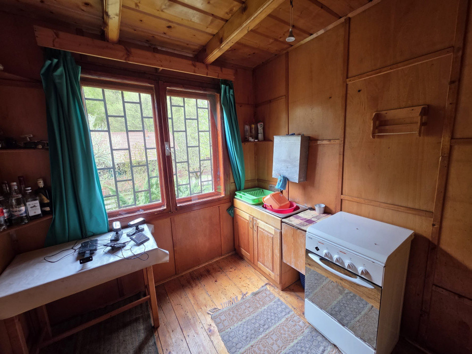 Cabana Iezer Ighiel – panoramă superbă, liniște și potențial de investiție