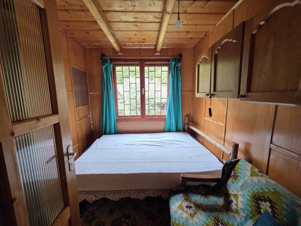 Cabana Iezer Ighiel – panoramă superbă, liniște și potențial de investiție