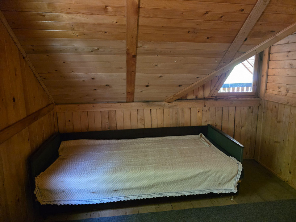 Cabana Iezer Ighiel – panoramă superbă, liniște și potențial de investiție