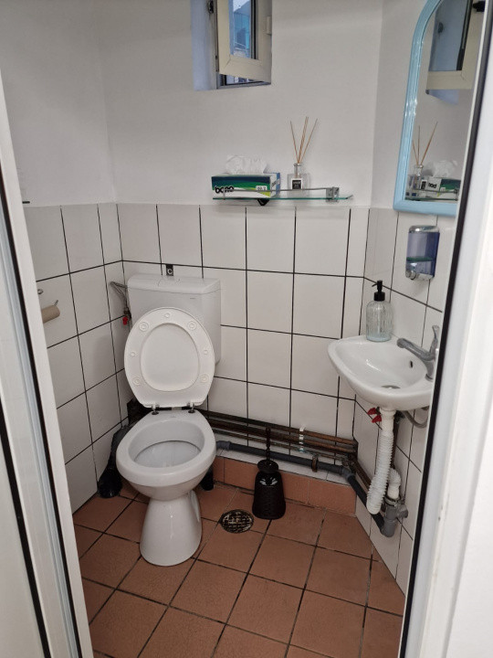 Spatiu comercial in suprafata utila de 78 mp., cartier Cetate.