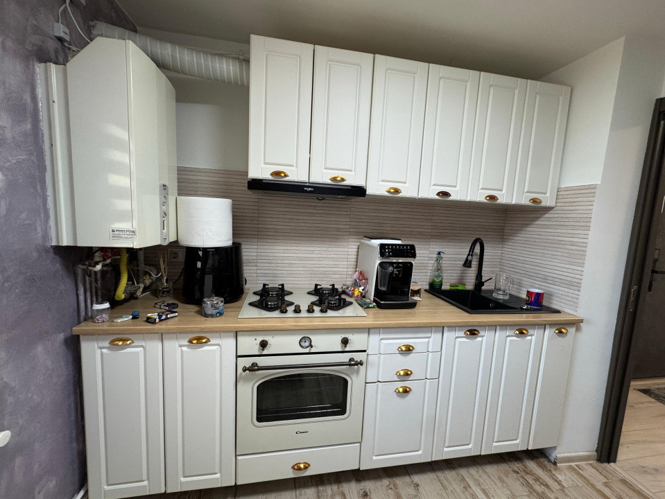 Apartament 2 camere, renovat complet, mobilat și utilat.