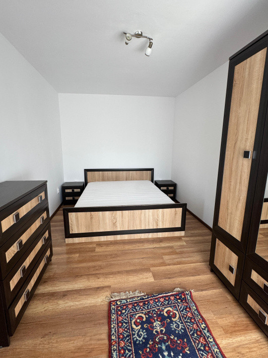Apartament spațios cu 3 camere, 2 balcoane și 2 beciuri generoase 