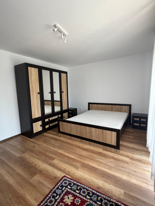 Apartament spațios cu 3 camere, 2 balcoane și 2 beciuri generoase 
