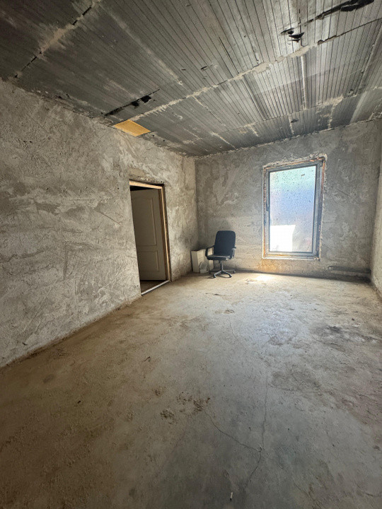 Apartament spațios cu 3 camere, 2 balcoane și 2 beciuri generoase 