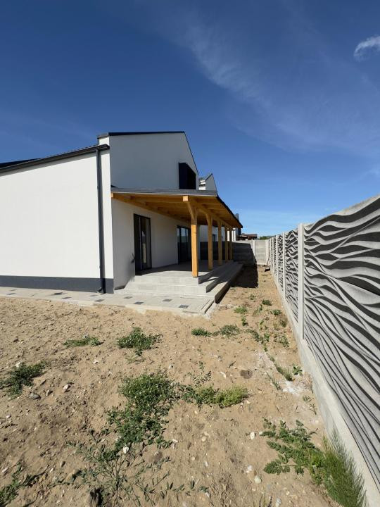 Casă individuală nouă – 120 mp utili | 370 mp teren