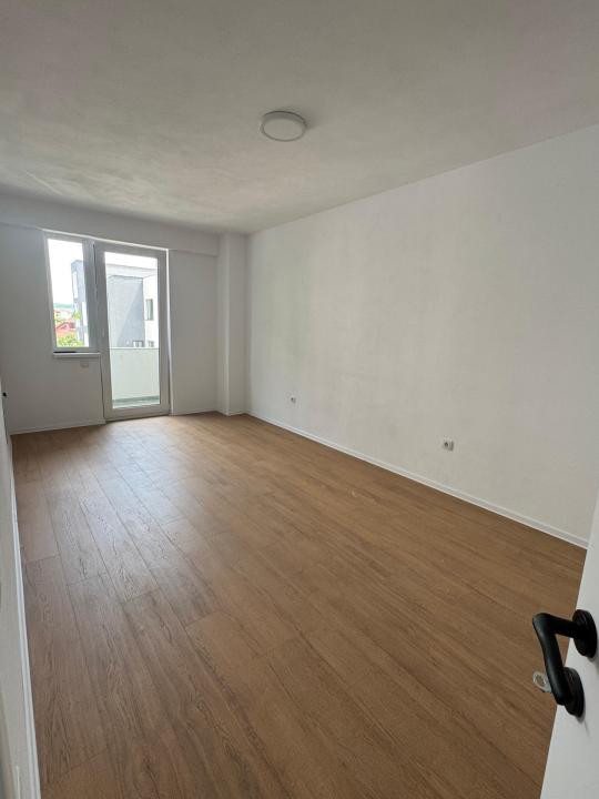 Apartament nou, etaj intermediar, 2 camere