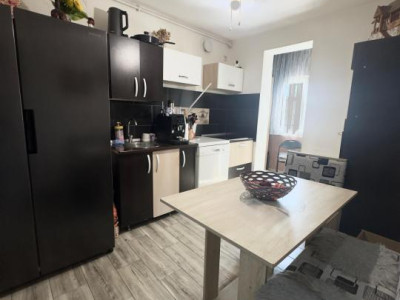 OCAZIE! Apartament 3 camere în Cetate | 76 mp + Parcare inclusă