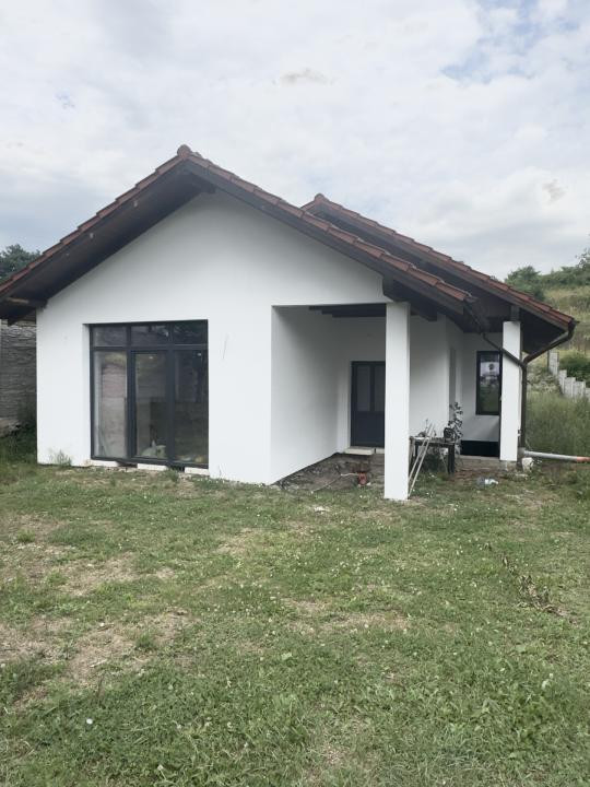 Casă de vânzare Zona Schit | 130 mp utili + Subsol 40 mp | Teren 500 mp
