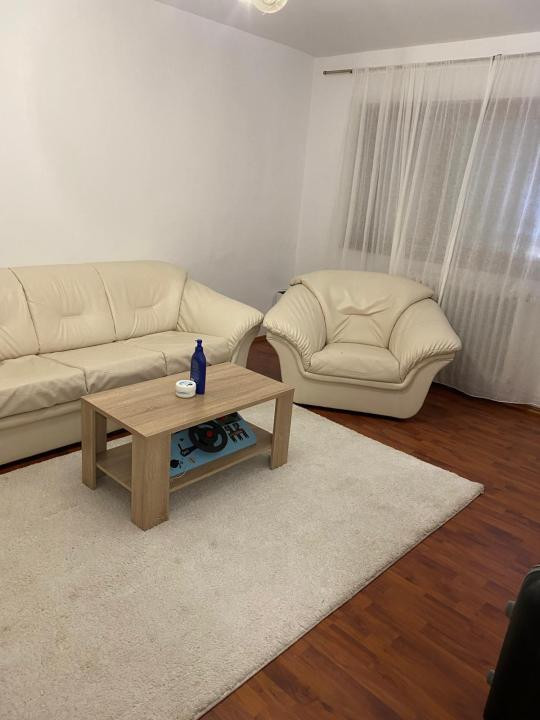 Închiriere apartament 2 camere decomandat, etaj 3, loc de parcare, Cetate-Lidl.