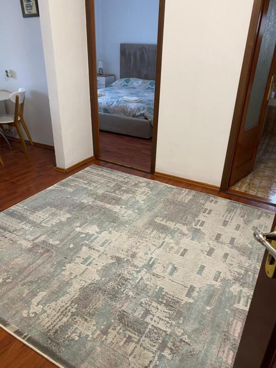 Închiriere apartament 2 camere decomandat, etaj 3, loc de parcare, Cetate-Lidl.