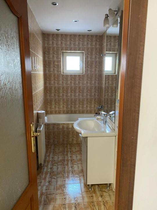 Închiriere apartament 2 camere decomandat, etaj 3, loc de parcare, Cetate-Lidl.