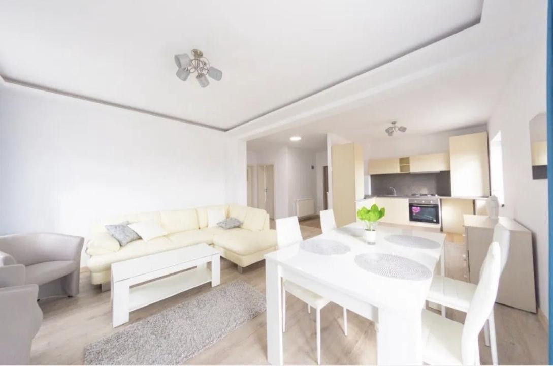     Apartament 3 camere de închiriat | 70 mp | Etaj 2
