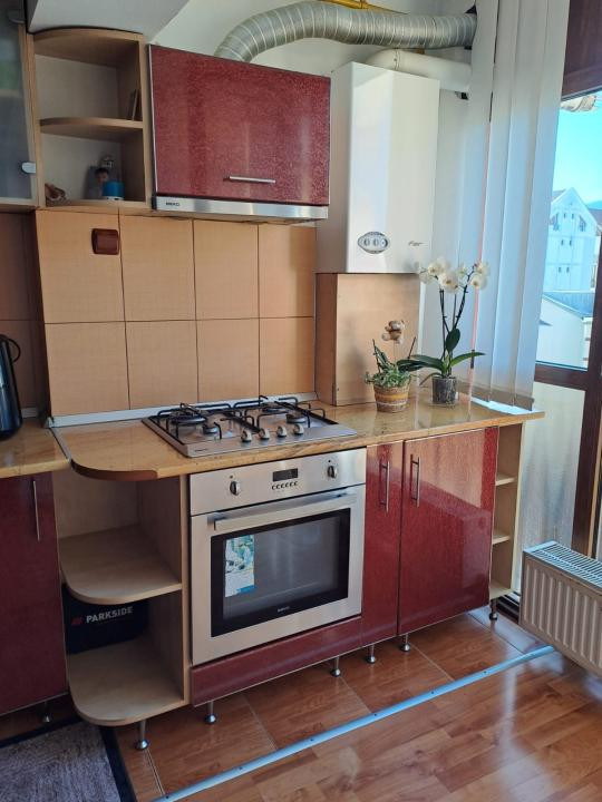 Apartament cu 2 camere, 53 mp., zona Cetate-Mercur, mobilat, utilat.