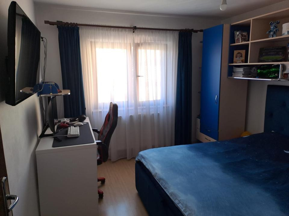 Apartament cu 2 camere, 53 mp., zona Cetate-Mercur, mobilat, utilat.