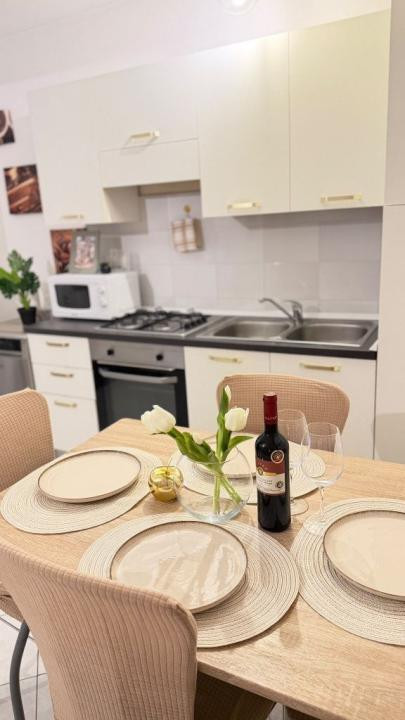  DE ÎNCHIRIAT – APARTAMENT MODERN LA VILĂ, ZONA PRECIOSA!
