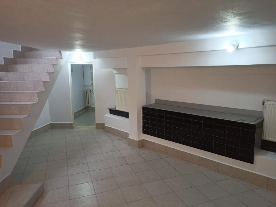 Spatiu comercial de inchiriat in suprafata de 32 mp., Cetate, Alba Iulia.