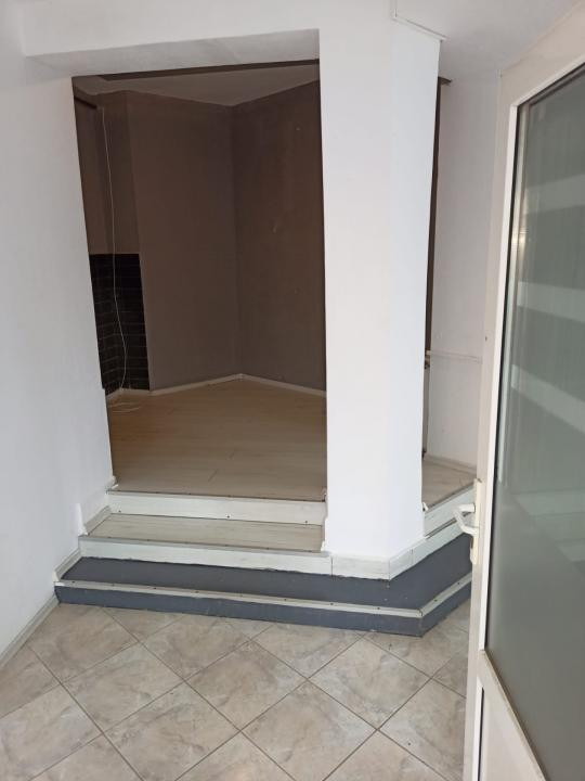 Spatiu comercial de inchiriat in suprafata de 32 mp., Cetate, Alba Iulia.