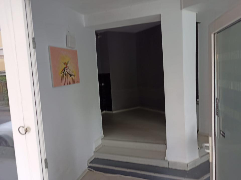 Spatiu comercial de inchiriat in suprafata de 32 mp., Cetate, Alba Iulia.