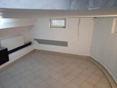 Spatiu comercial de inchiriat in suprafata de 32 mp., Cetate, Alba Iulia.