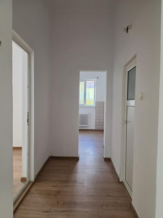 REVAL IMOBILIARE vă oferă spre vânzare casă individuală, tip S+P, situată ultrac