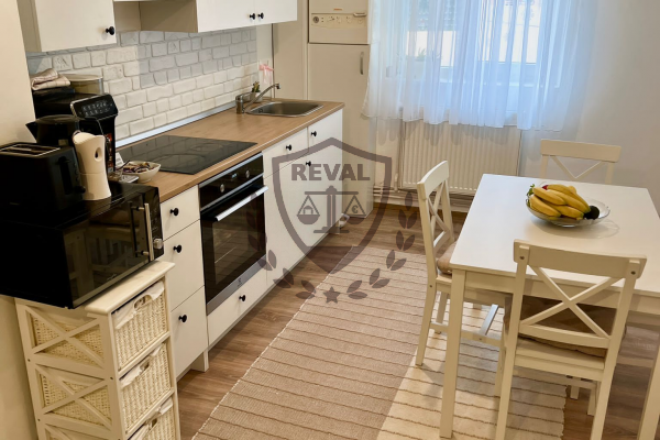 Recomandare imagine: Apartament cu 2 camere, in supr. de 58 mp., Cetate, zona Piata, complet mobilat si utilat.