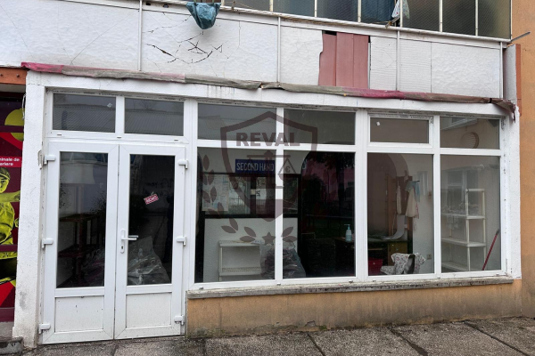 Recomandare imagine: Spatiu comercial in supr. de 55 mp situat in orasul Cugir, zona Piata de Jos.